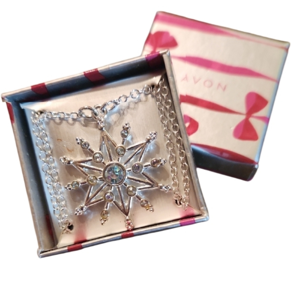 New Avon Irridecent Snowflake Silver Toned Necklace
